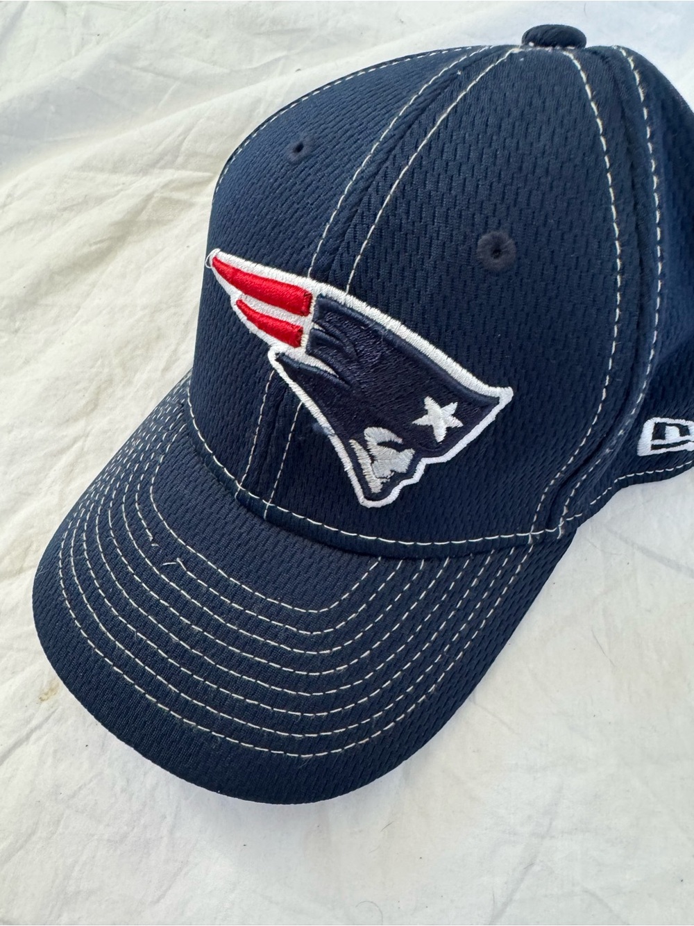 Youth Patriots fitted hat new/no tags